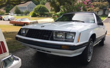 Ford-Mustang-1980-White-Blue-5
