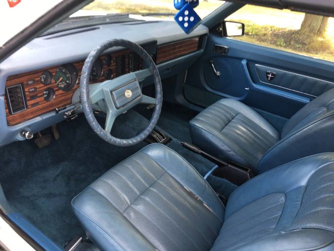Ford-Mustang-1980-White-Blue-9