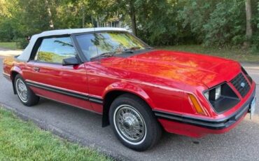 Ford-Mustang-1983-1