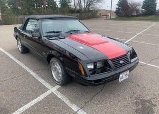 Ford-Mustang-1983
