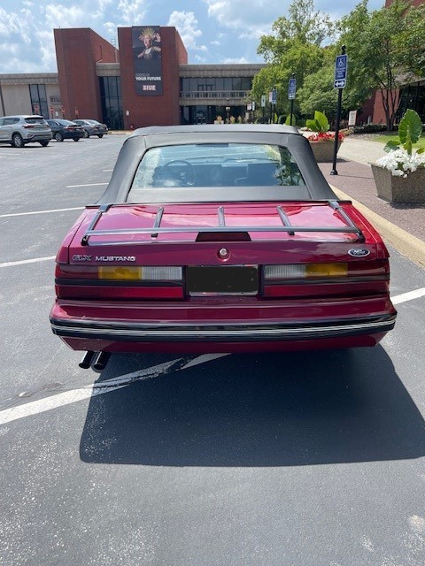 Ford-Mustang-1983-Convertible-2