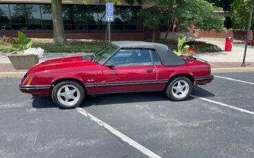 Ford-Mustang-1983-Convertible