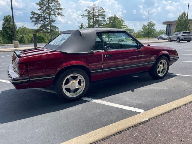 Ford-Mustang-1983-Convertible-3