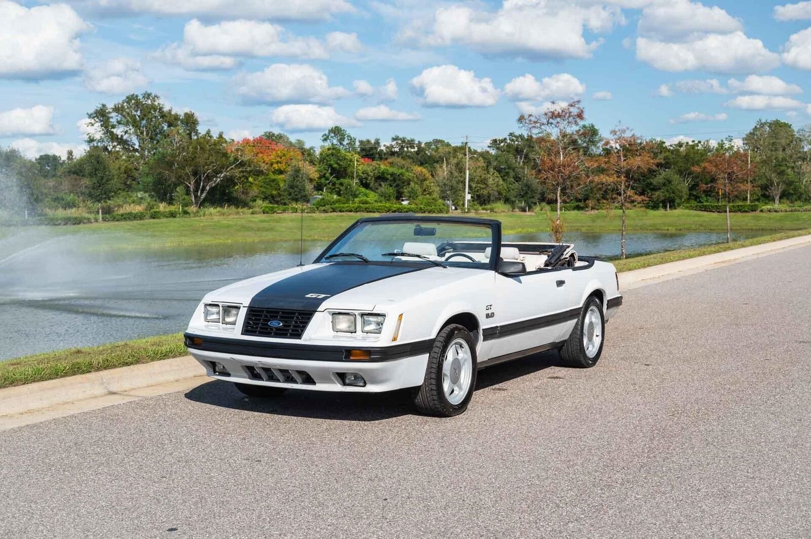 Ford-Mustang-1984-2-Door-1
