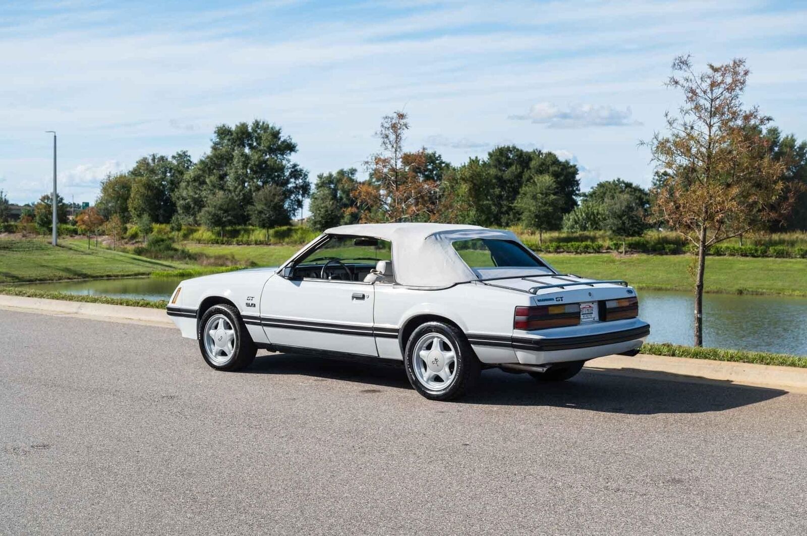 Ford-Mustang-1984-2-Door-12