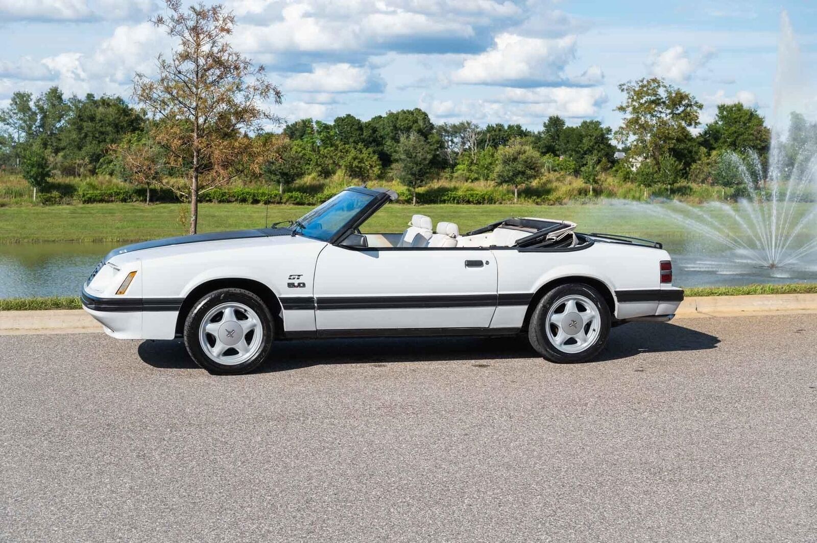 Ford-Mustang-1984-2-Door-18