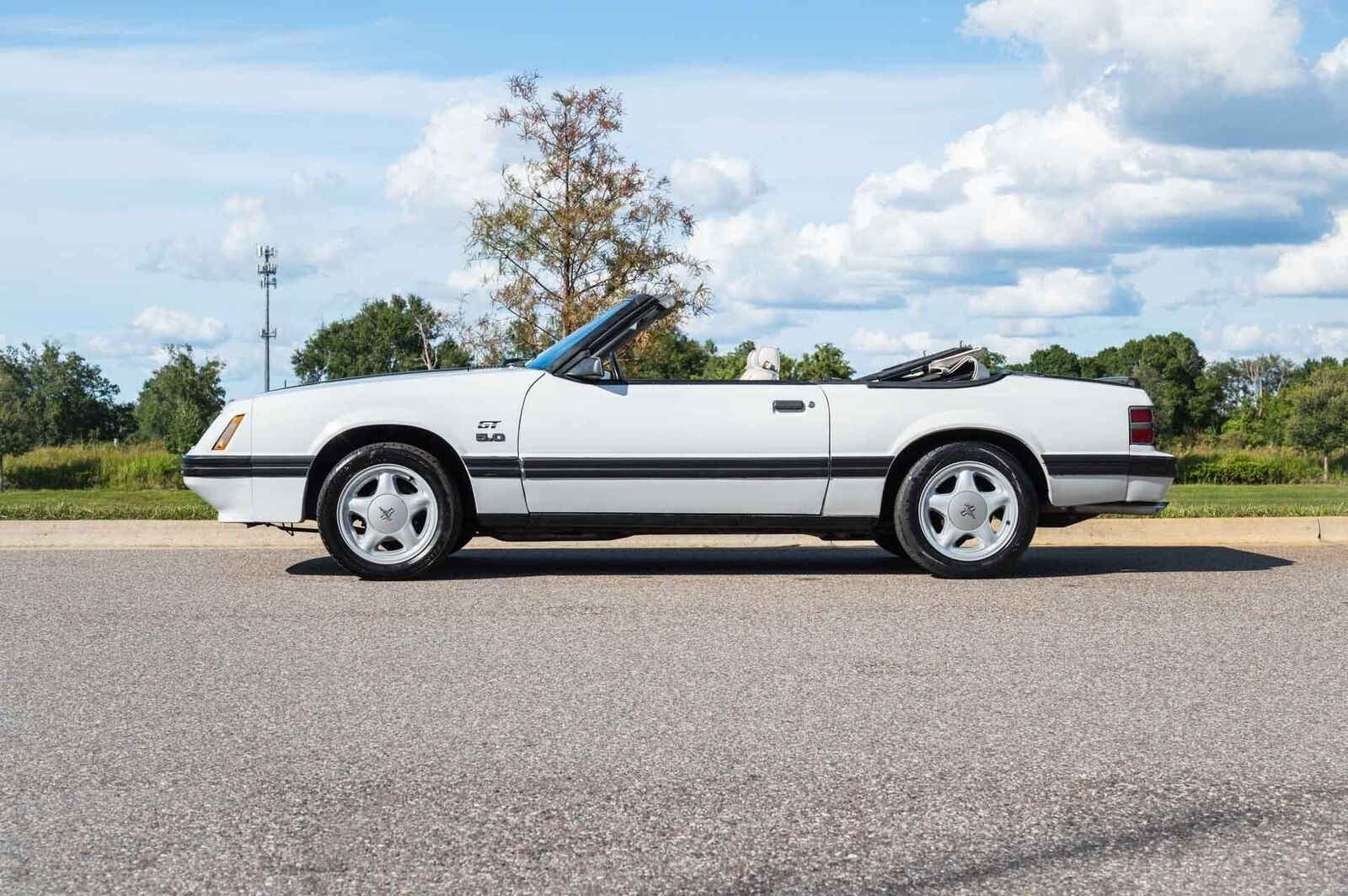 Ford-Mustang-1984-2-Door-19