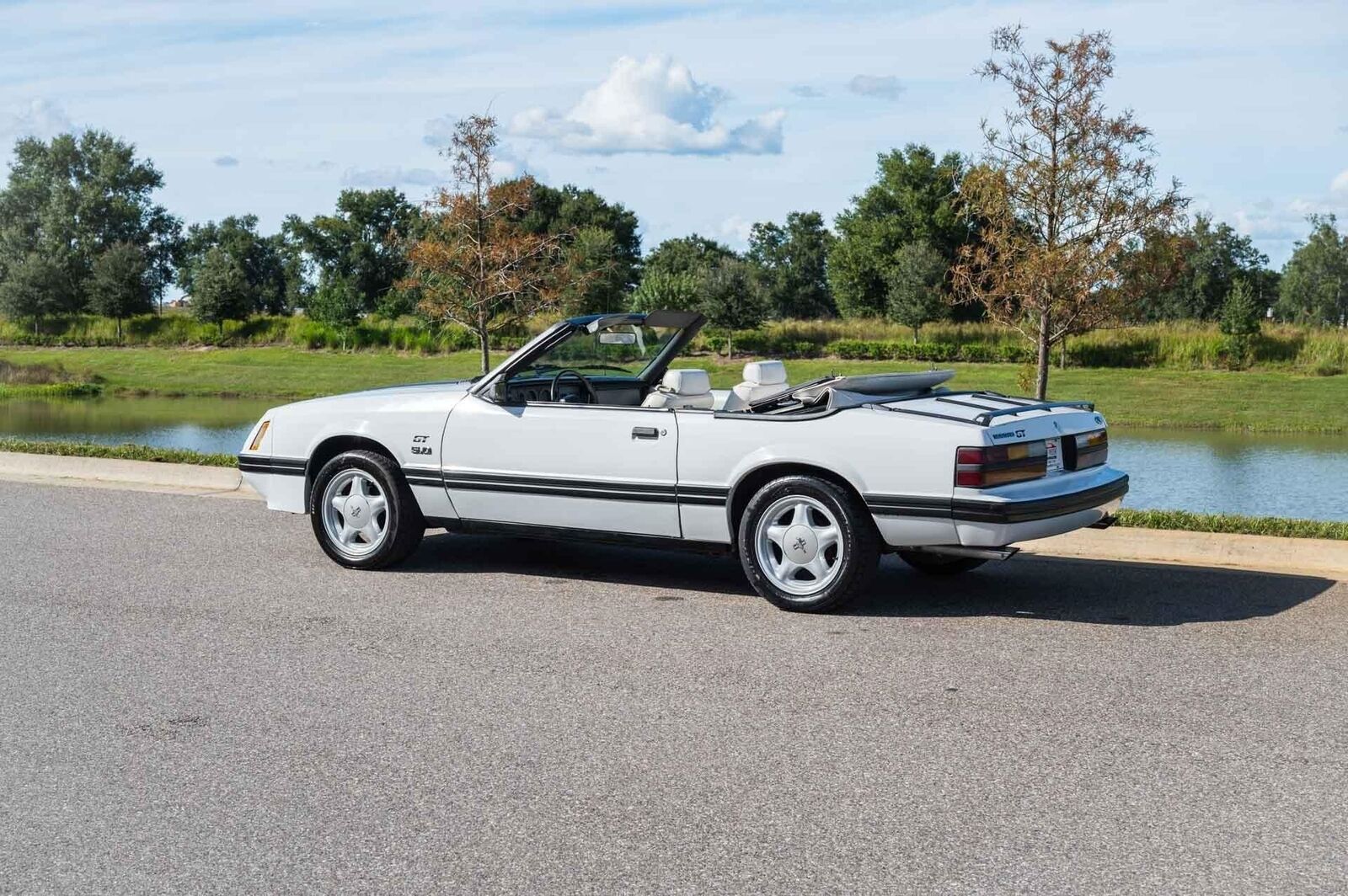 Ford-Mustang-1984-2-Door-21