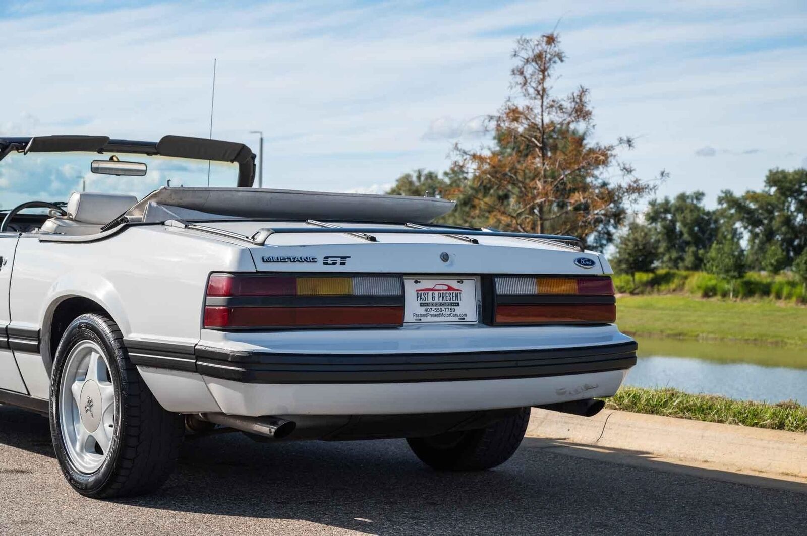 Ford-Mustang-1984-2-Door-24