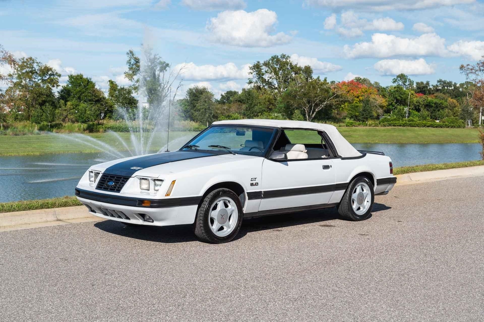 Ford-Mustang-1984-2-Door-36