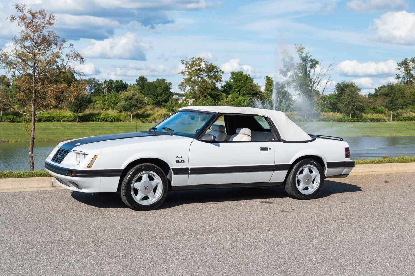 Ford-Mustang-1984-2-Door-37