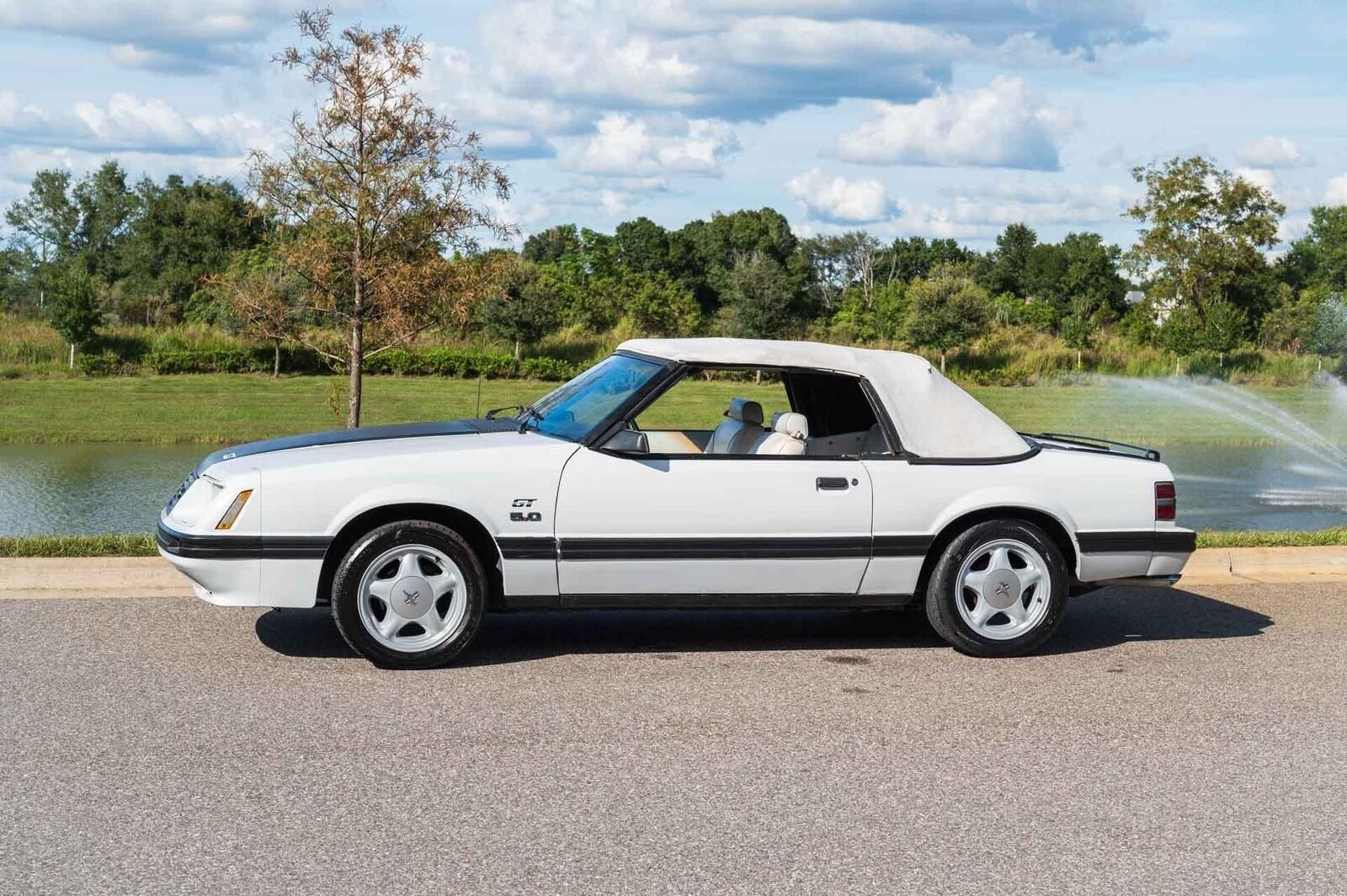Ford-Mustang-1984-2-Door-38