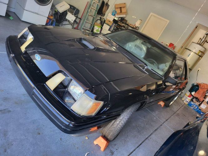Ford-Mustang-1984-Black-Black-2