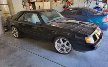 Ford-Mustang-1984-Black-Black-3