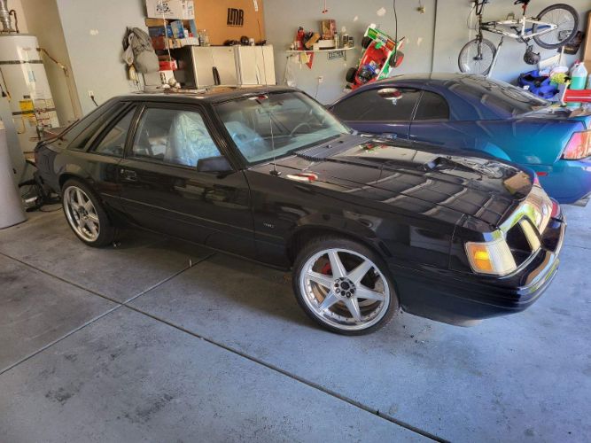 Ford-Mustang-1984-Black-Black-3