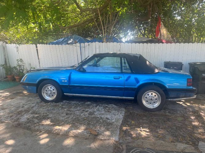 Ford-Mustang-1984-Blue-9
