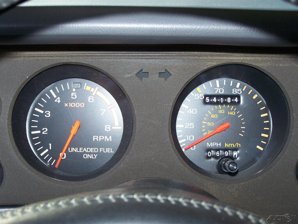 Ford-Mustang-1984-Hatchback-10