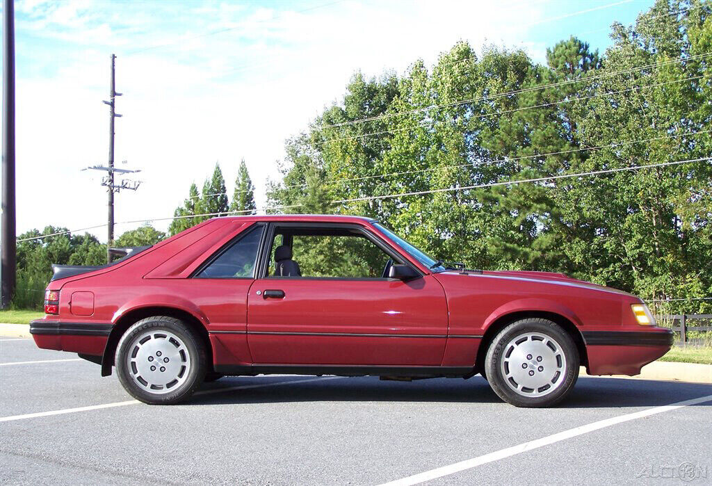 Ford-Mustang-1984-Hatchback-5