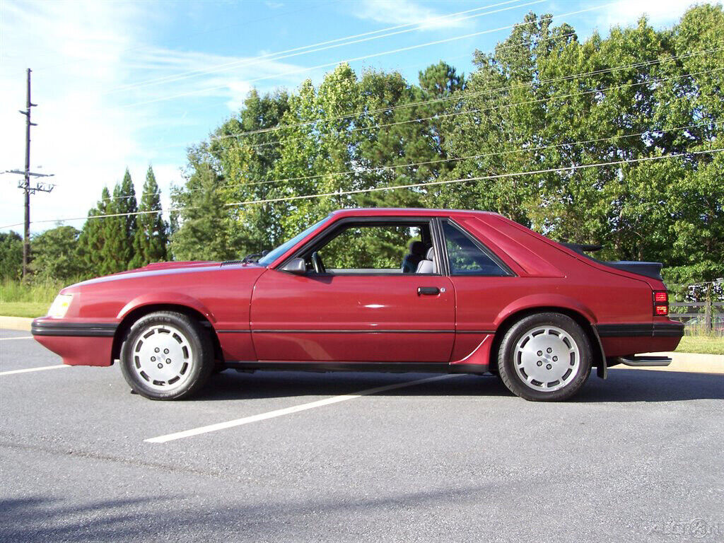 Ford-Mustang-1984-Hatchback-6