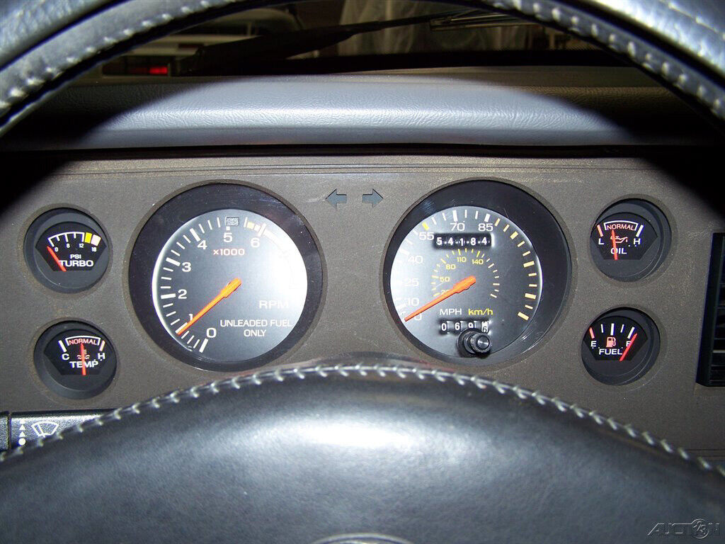 Ford-Mustang-1984-Hatchback-8