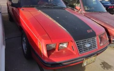Ford-Mustang-1984-Red