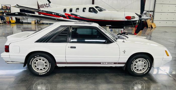 Ford-Mustang-1984-White-10