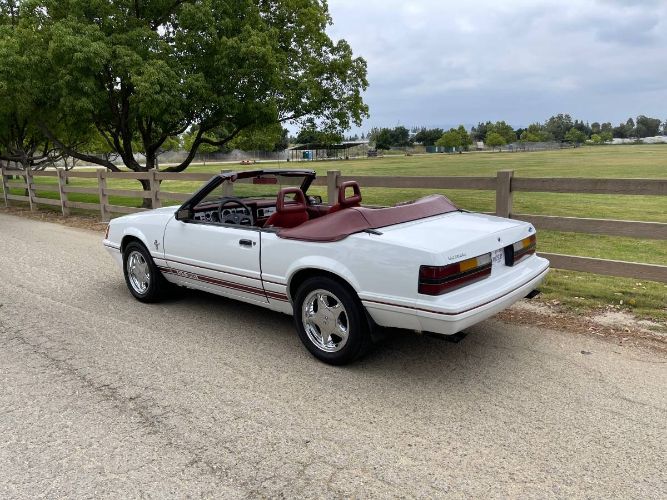 Ford-Mustang-1984-White-15