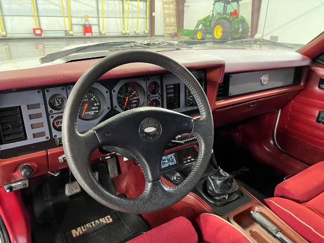Ford-Mustang-1984-White-15