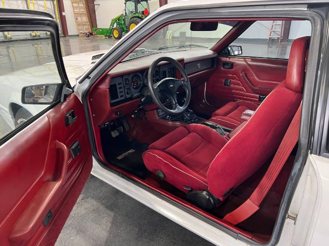 Ford-Mustang-1984-White-18