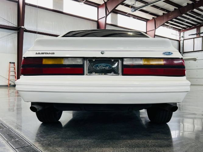 Ford-Mustang-1984-White-19