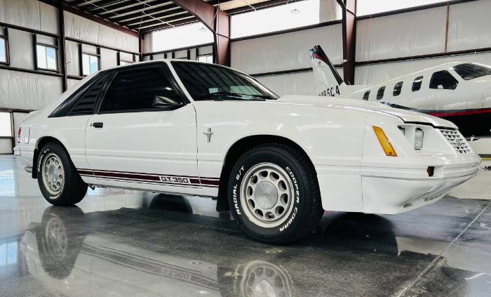 Ford-Mustang-1984-White-2