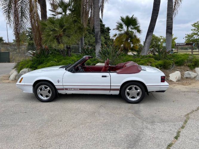 Ford-Mustang-1984-White-21