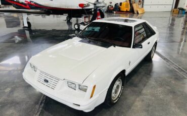 Ford-Mustang-1984-White-21