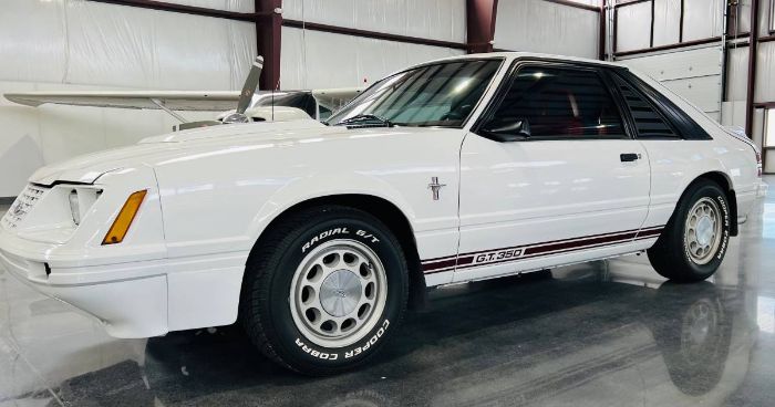 Ford-Mustang-1984-White-22
