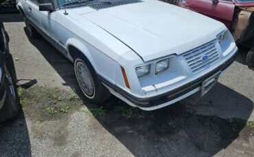 Ford-Mustang-1984-White