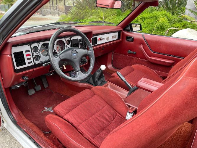 Ford-Mustang-1984-White-9