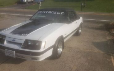 Ford-Mustang-1985-12