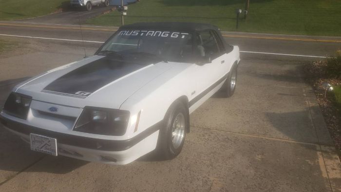 Ford-Mustang-1985-12