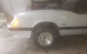 Ford-Mustang-1985-13