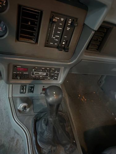 Ford-Mustang-1985-4