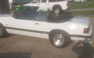 Ford-Mustang-1985-5