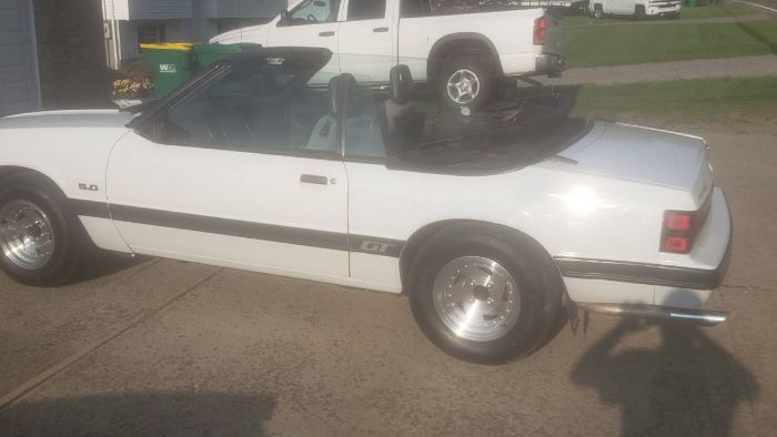Ford-Mustang-1985-5