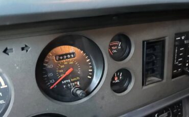 Ford-Mustang-1985-8
