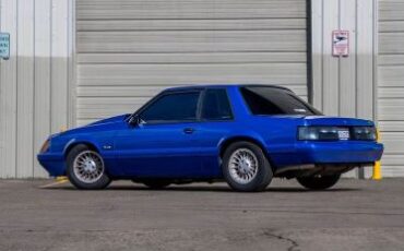 Ford-Mustang-1985-Blue-Sky-Metallic-3