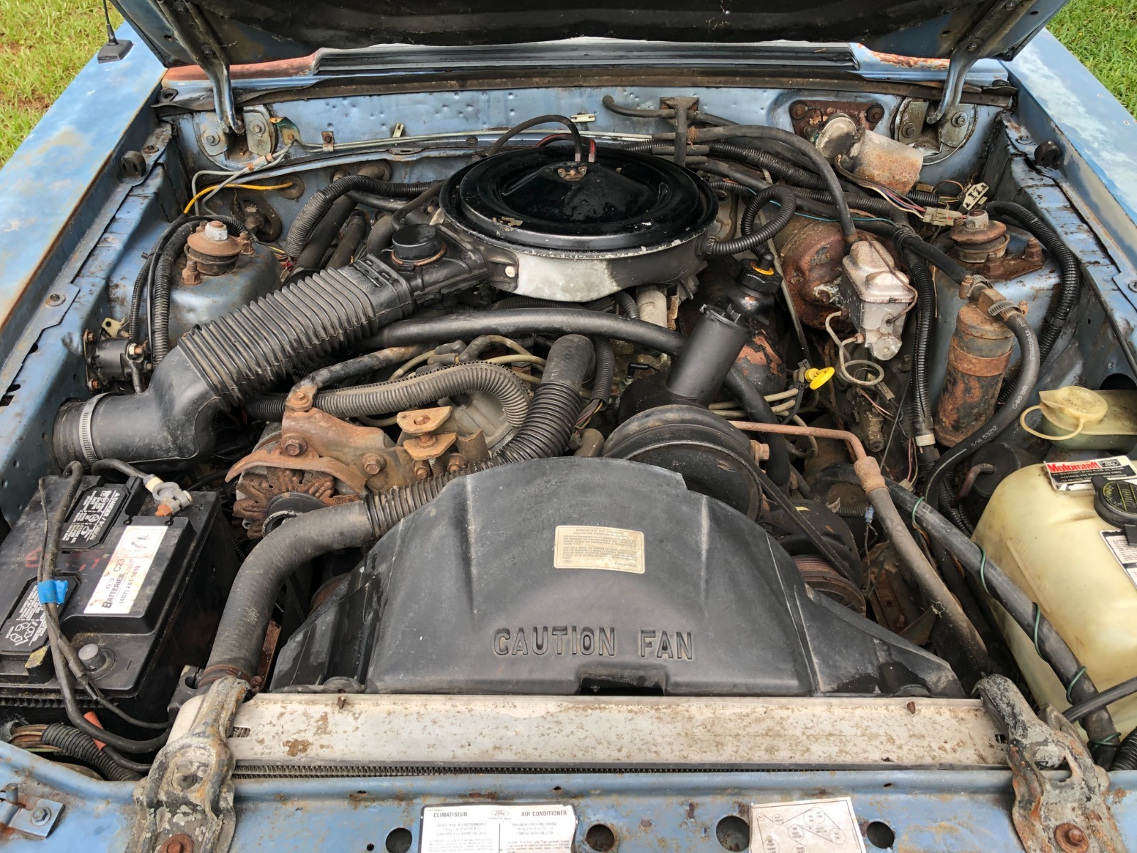 Ford-Mustang-1985-Convertible-18