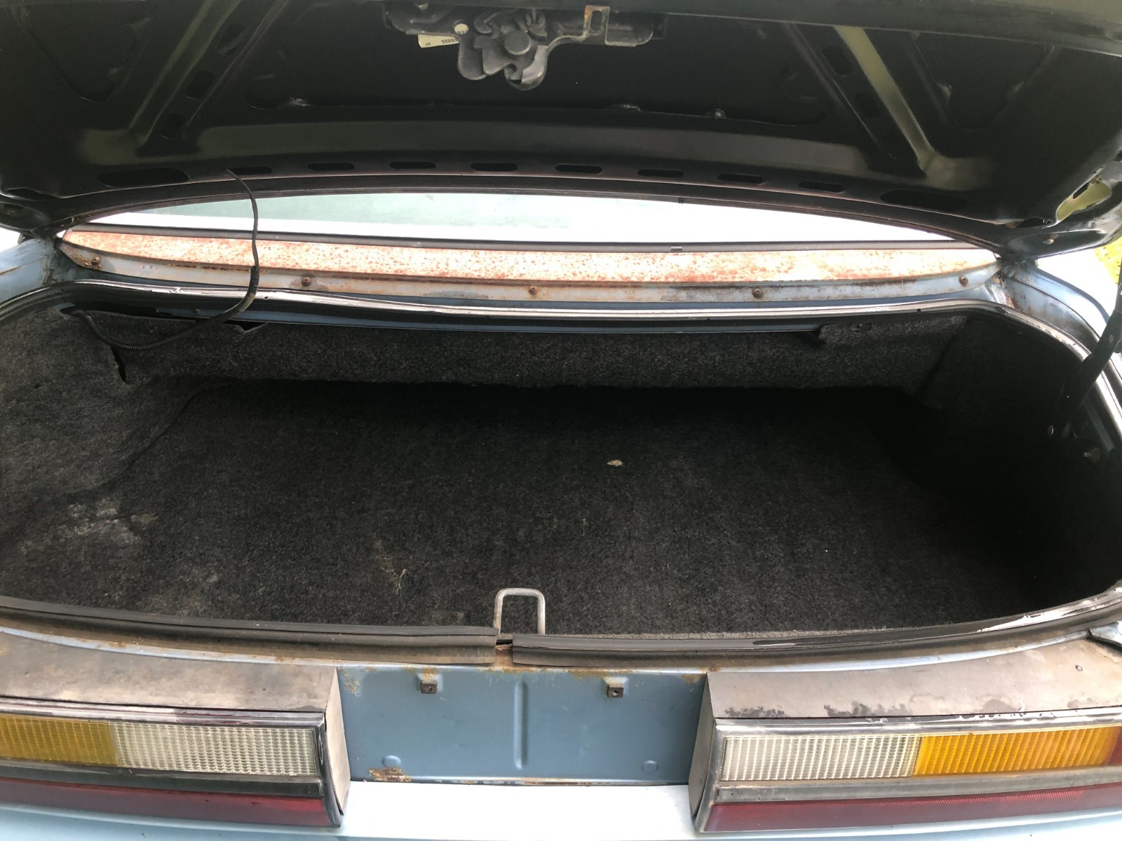 Ford-Mustang-1985-Convertible-19