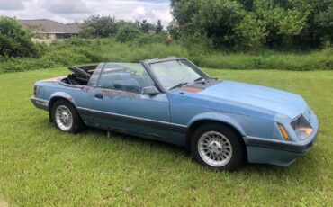 Ford-Mustang-1985-Convertible-2