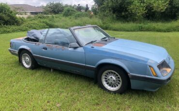 Ford-Mustang-1985-Convertible-4