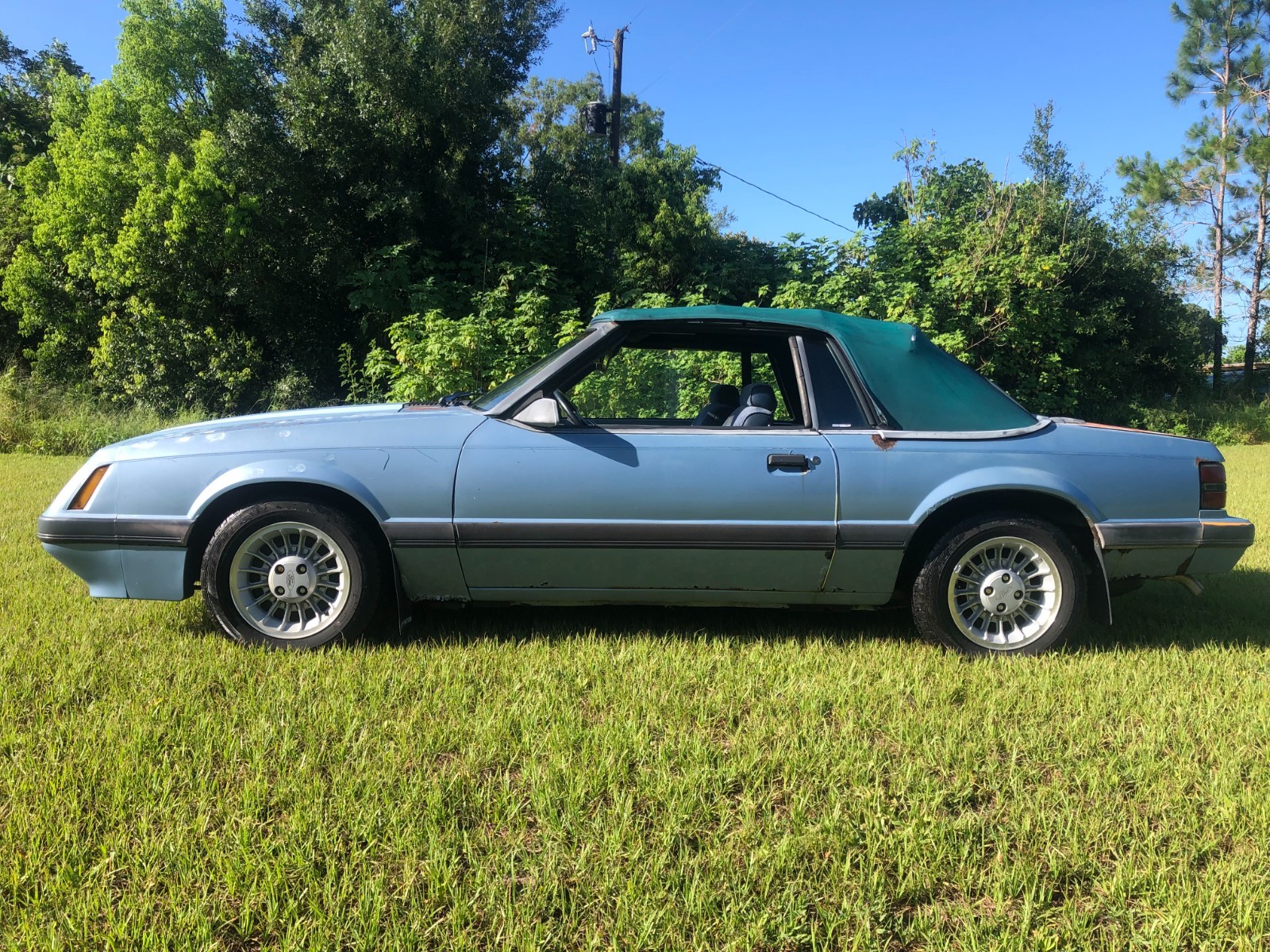 Ford-Mustang-1985-Convertible-7