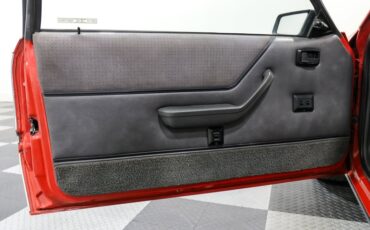 Ford-Mustang-1985-RED-Gray-11